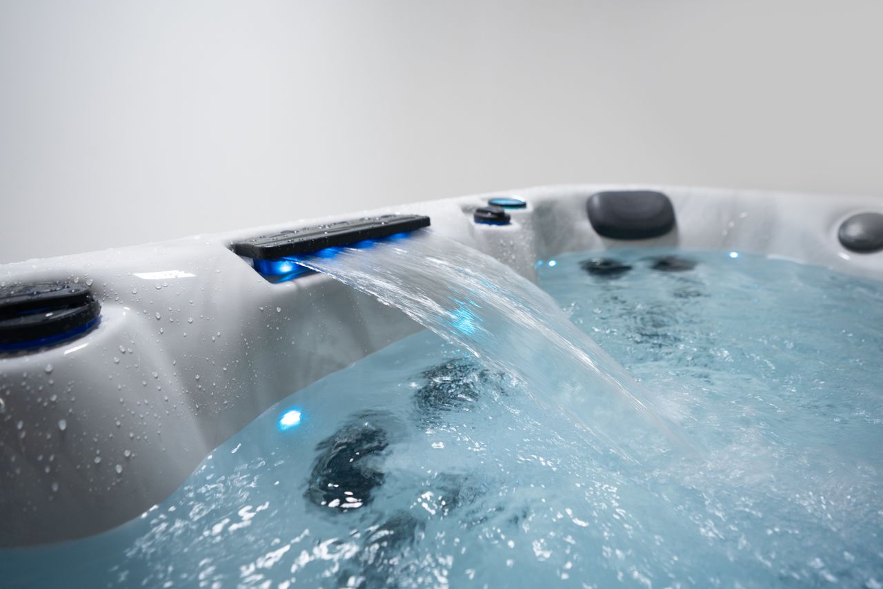 Platinum Spas Premium Oslo <br/> (64 jets / - lounge)