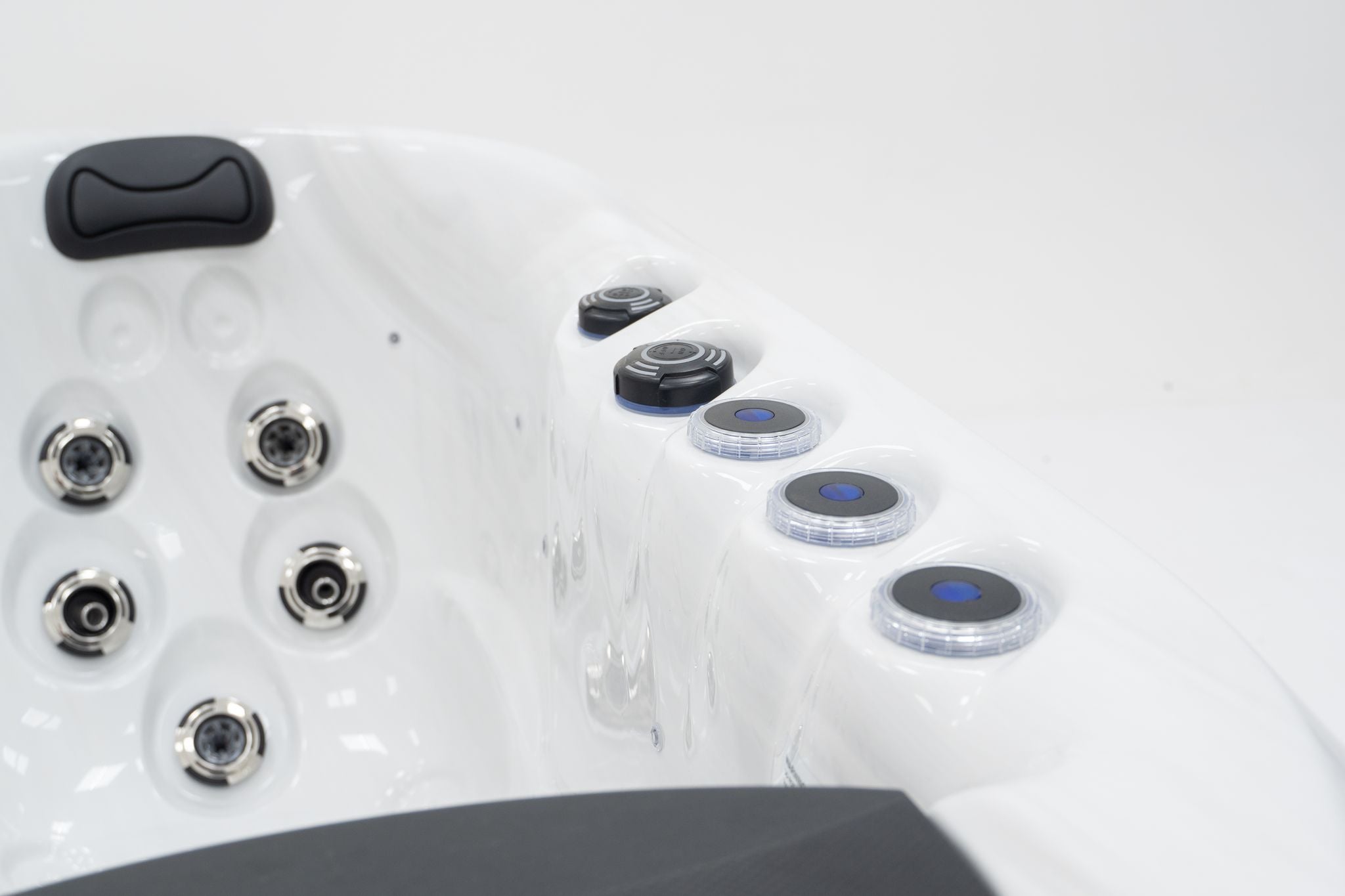 Platinum Spa Deluxe Refresh <br/> (49 jets / 1 lounge)