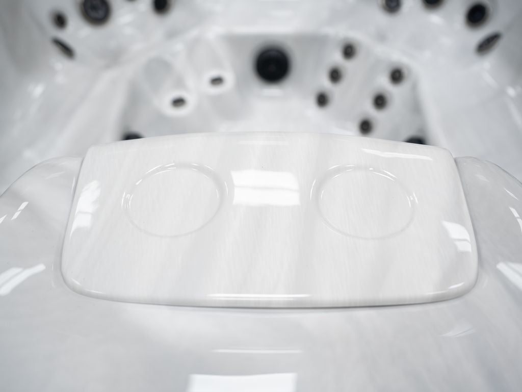 Platinum Spas Premium Oslo <br/> (64 jets / - lounge)
