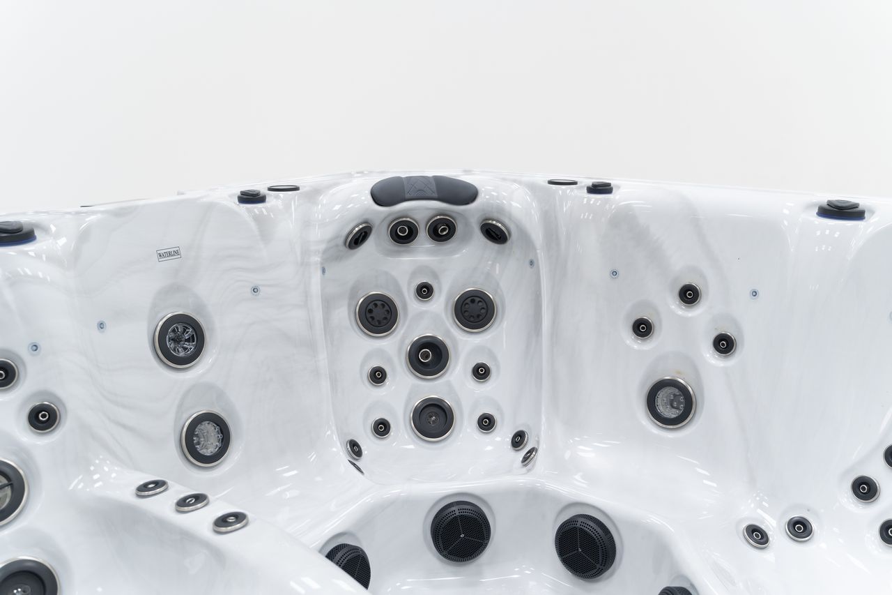 Platinum Spas Premium Tokyo V3 <br/> (89 jets / 1 lounge)