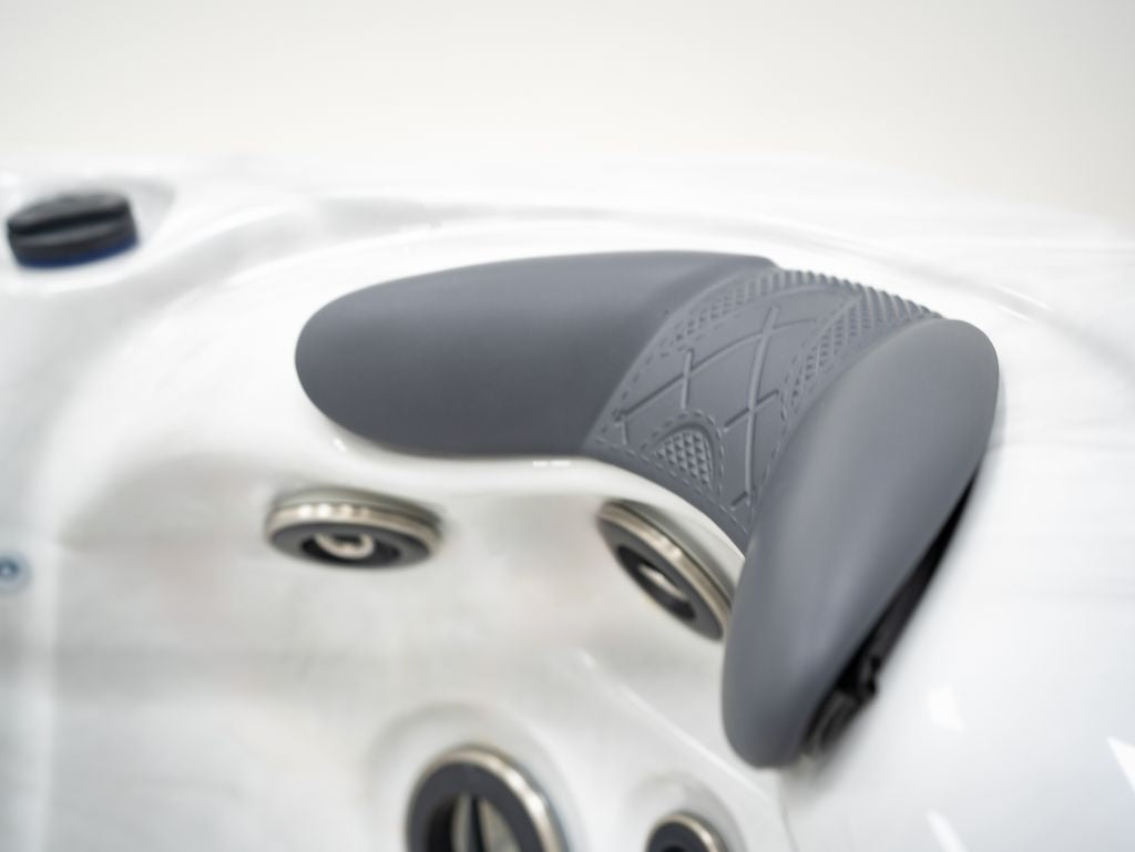 Platinum Spas Premium Oslo <br/> (64 jets / - lounge)